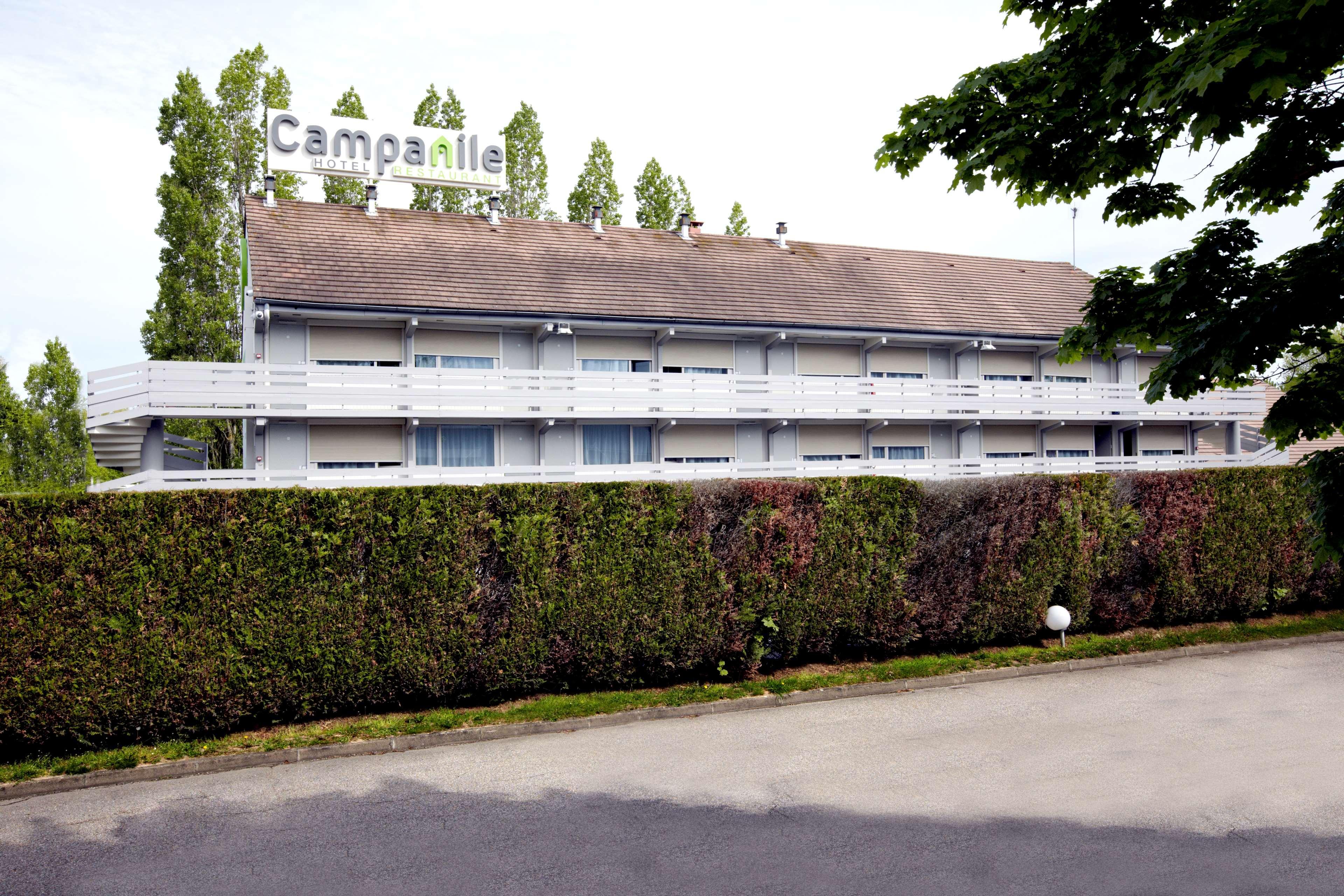 Hotel Campanile Les Ulis - Courtaboeuf Esterno foto