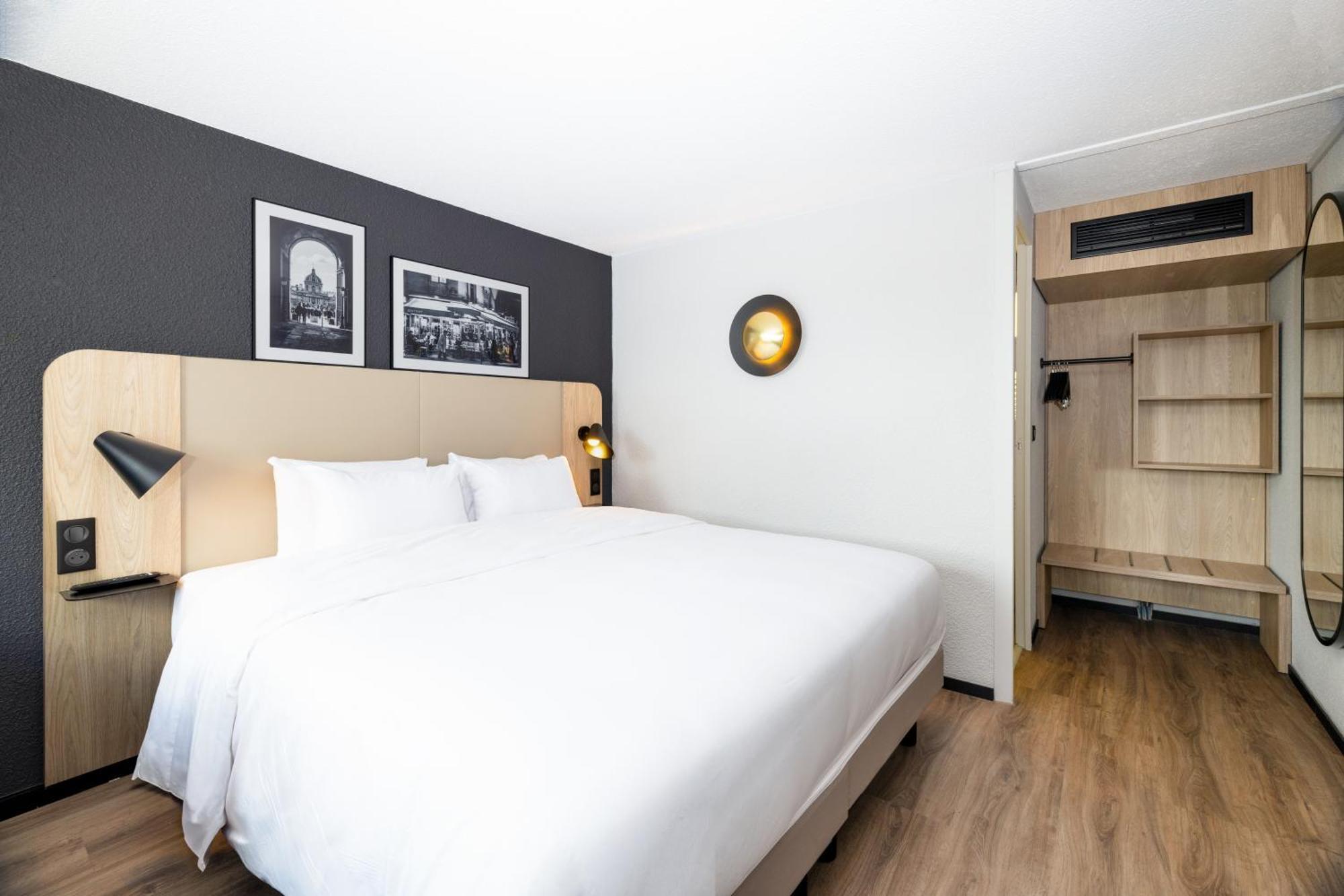 Hotel Campanile Les Ulis - Courtaboeuf Esterno foto