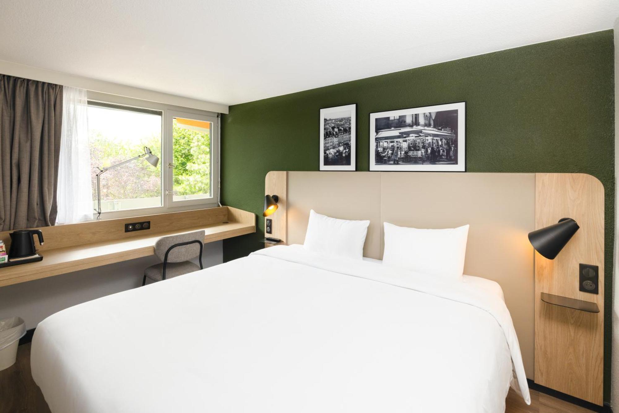 Hotel Campanile Les Ulis - Courtaboeuf Esterno foto